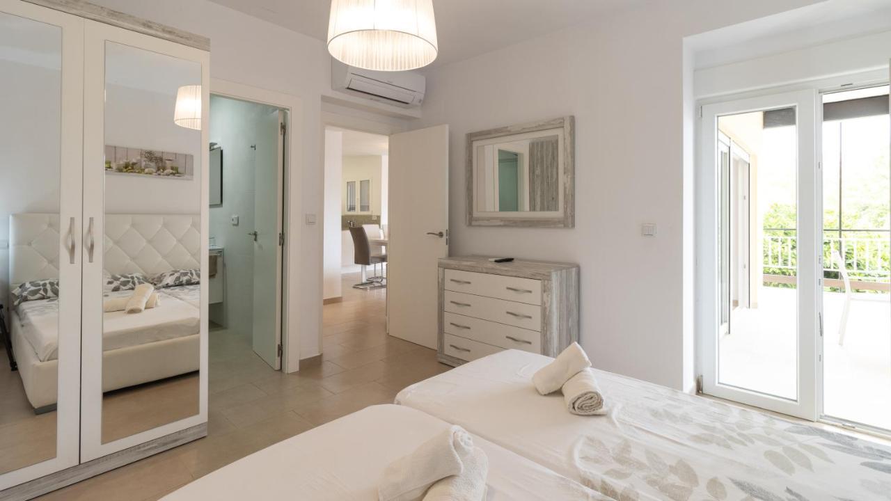 Modern 2 Bedroom Apartment 100 M From The Beach Javea Exterior photo